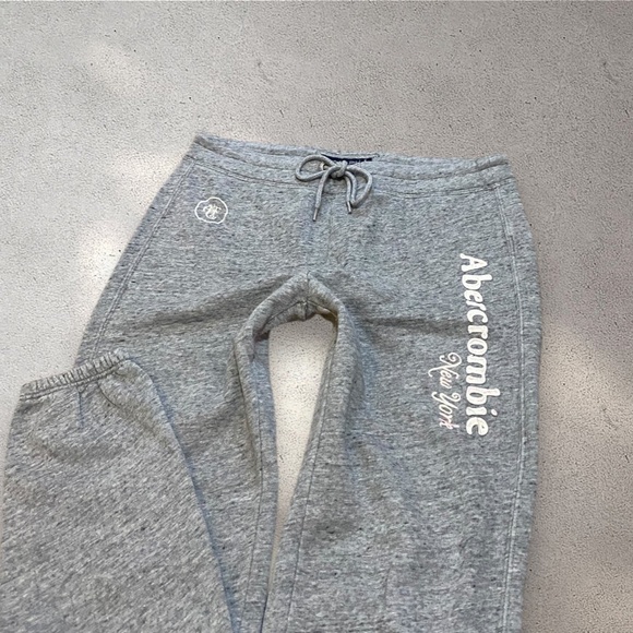 !! SOLD DO NOT BUY !! Abercrombie & Fitch Grey Jogger Pants - Picture 2 of 7